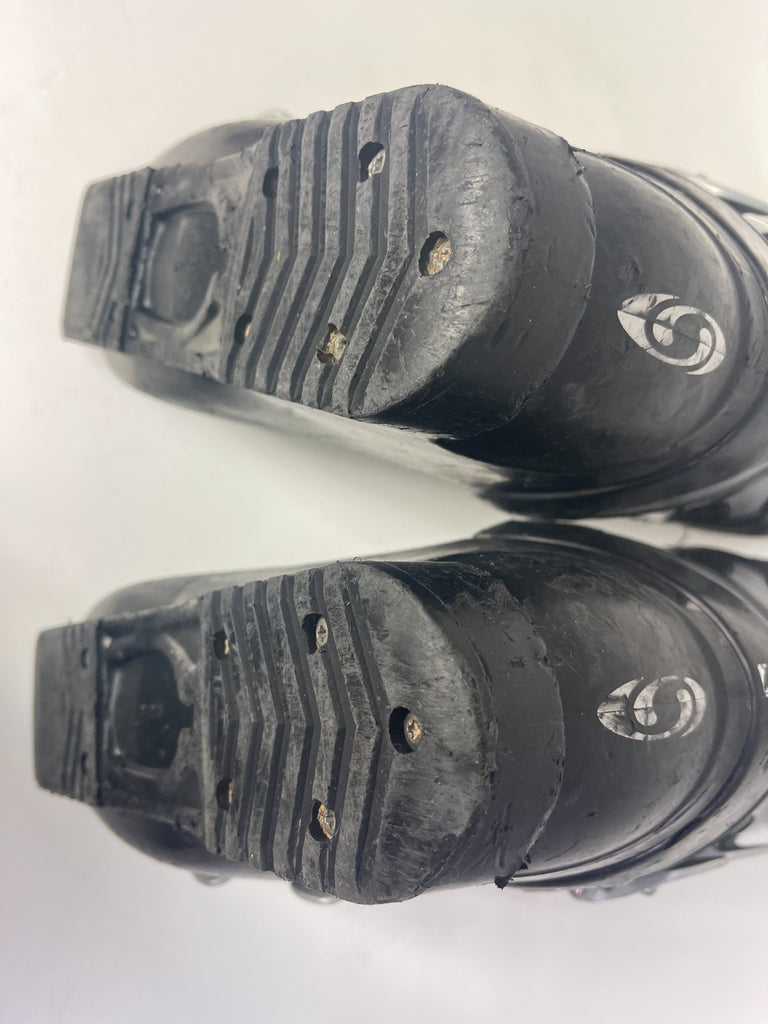 salomon evolution 8 skis Salomon Evolution Ski Boots (EU 42 2/3; UK 8 1/2; Mondo 275) Sport Win –  Traventuria Sports