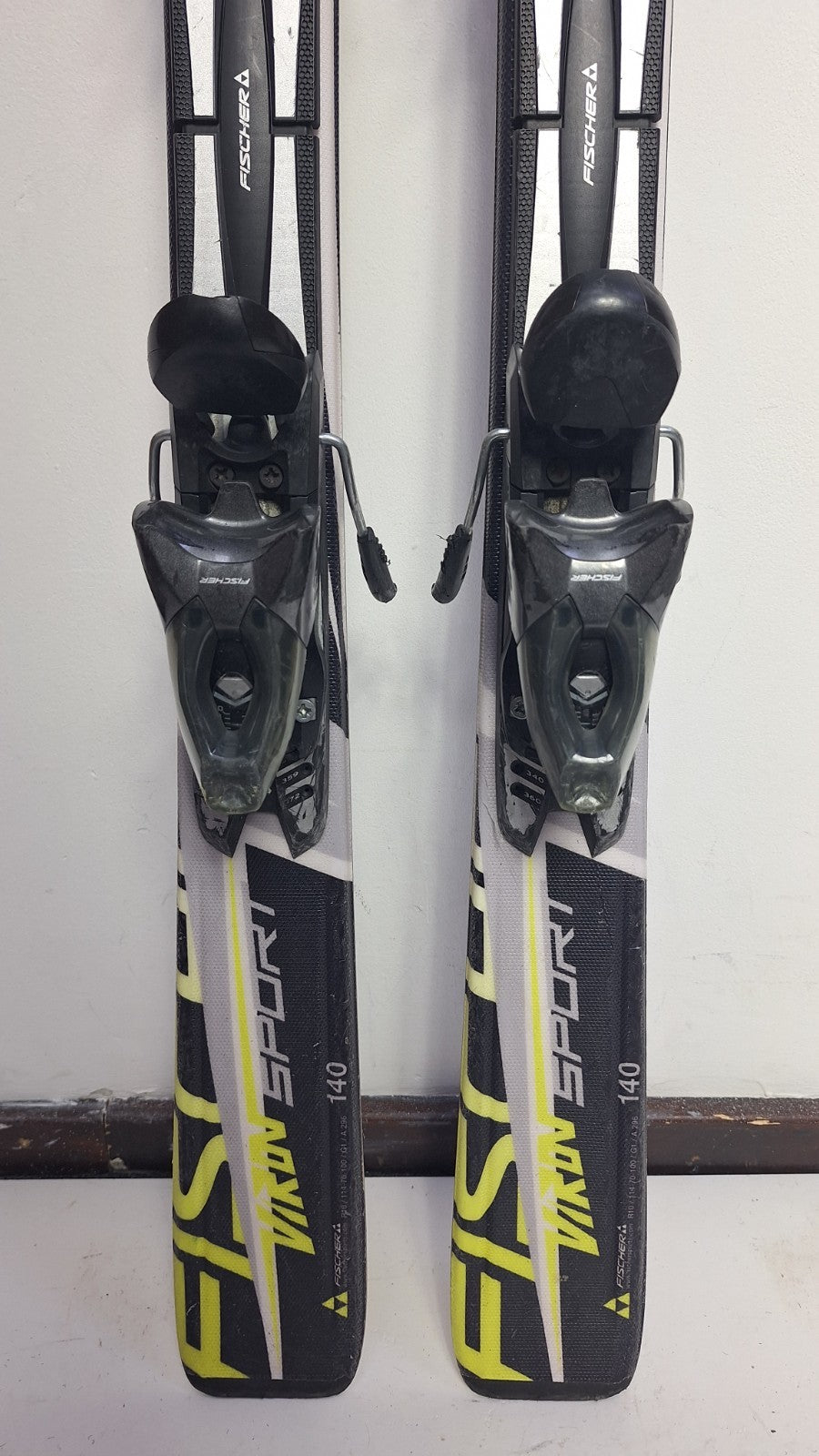 Fischer Viron Sport 140cm Ski + Fischer  10 Bindings Fun Snow Winter Sport