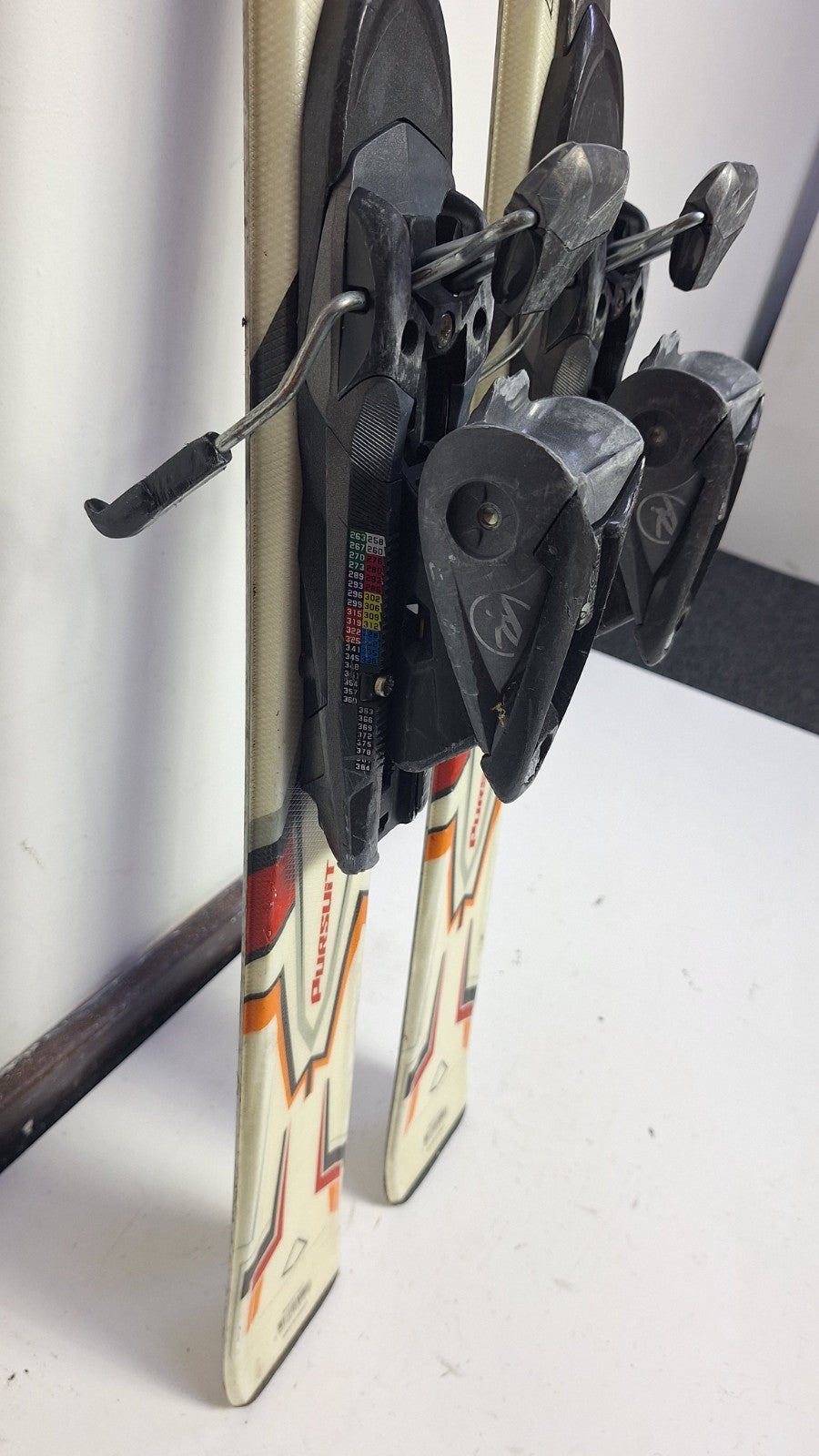 Rossignol Pursuit 149 cm Ski + Rossignol 10 Bindings Winter Sport Snow