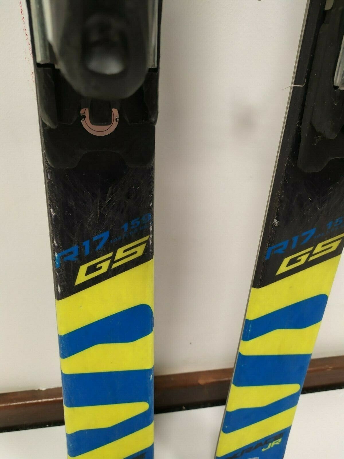 Ski Salomon Xrace JR GS 159 cm + fixations Salomon X12. Neige, sport d’hiver et plein air