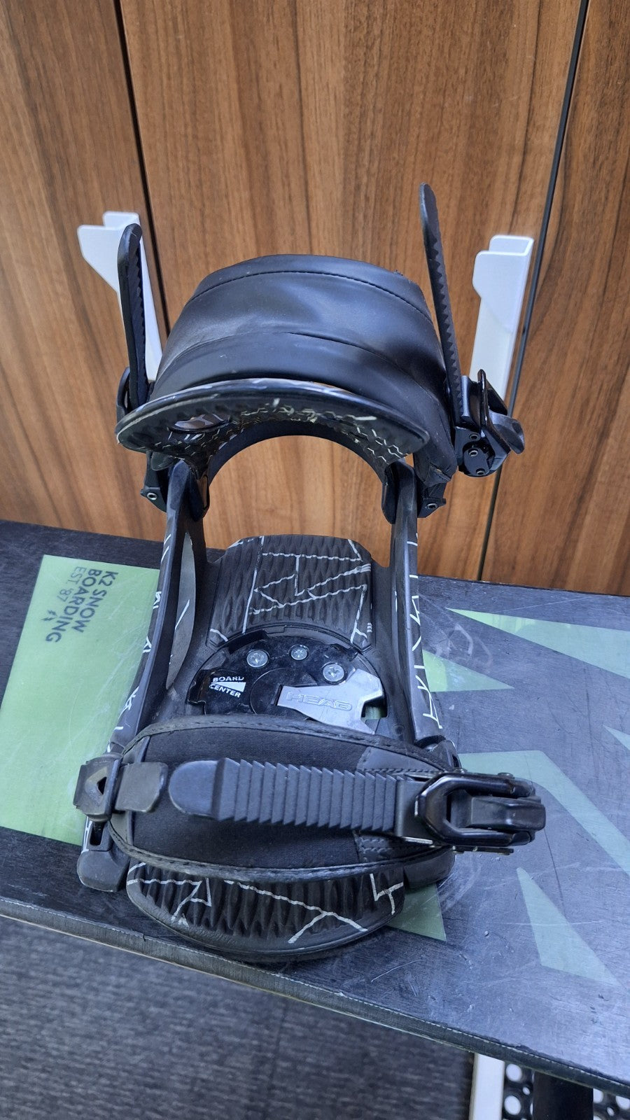 Snowboard K2 Rental 130 cm + fixations HEAD Rental taille M Aventure Hiver