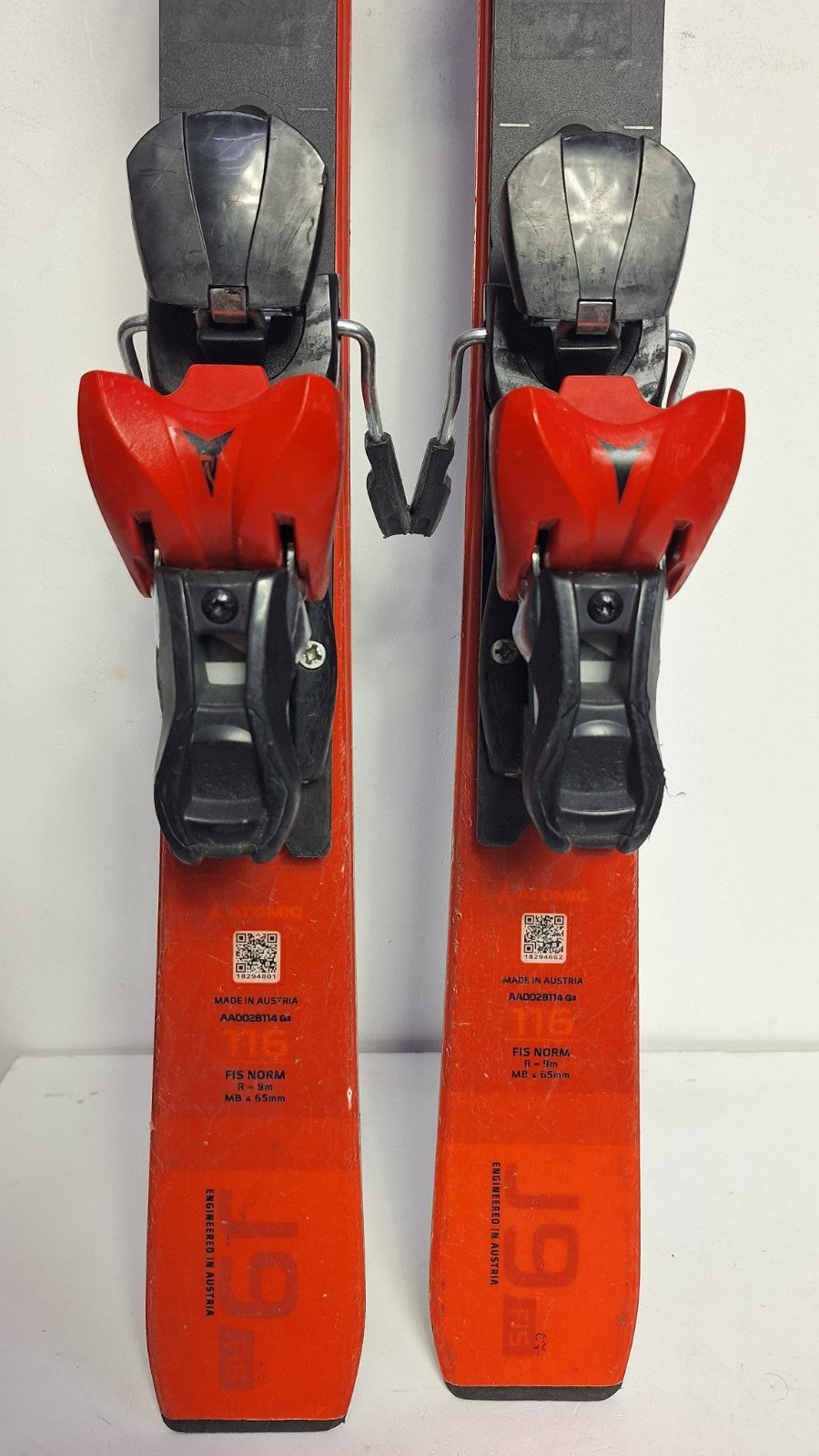 Atomic Redster J9 116 cm Ski + Atomic 7.5 Bindungen Wintersport Schneespaß