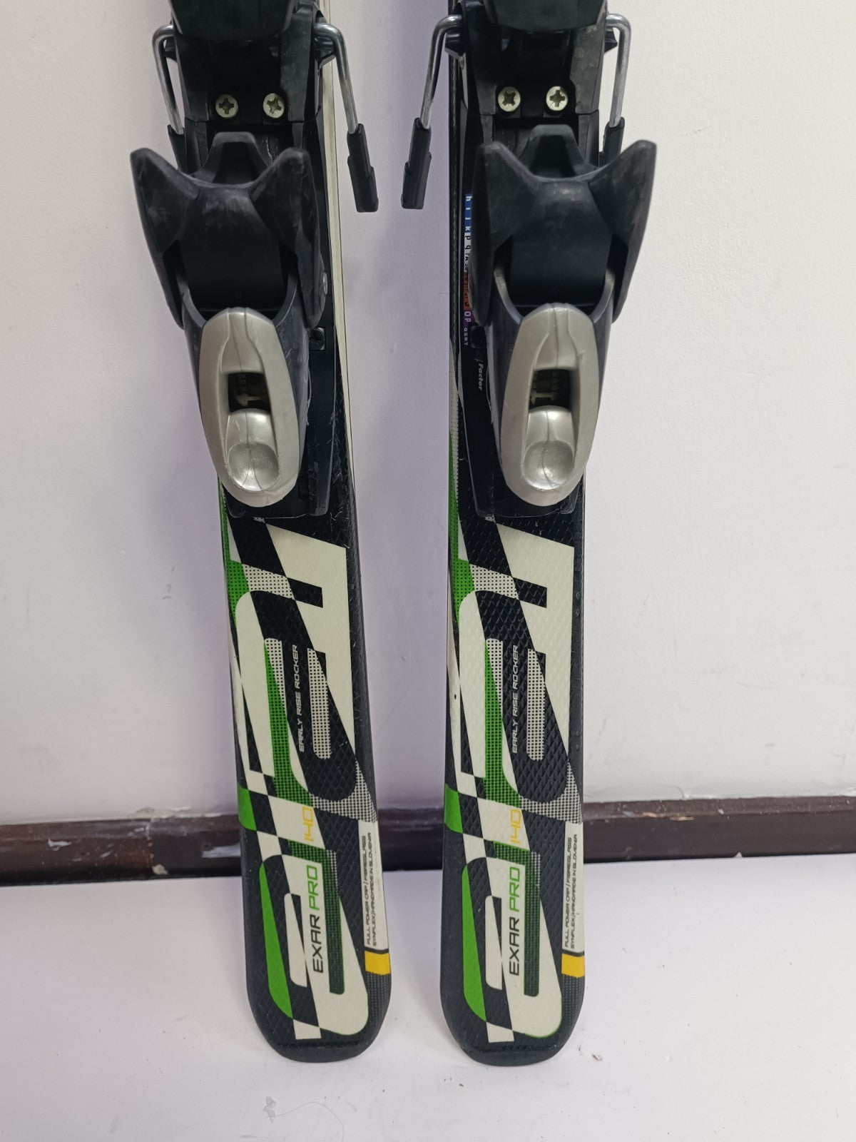 Sci Elan Exar Pro 140 cm + attacchi Elan ESP 7.5 Sport Neve Inverno Divertimento Avventura