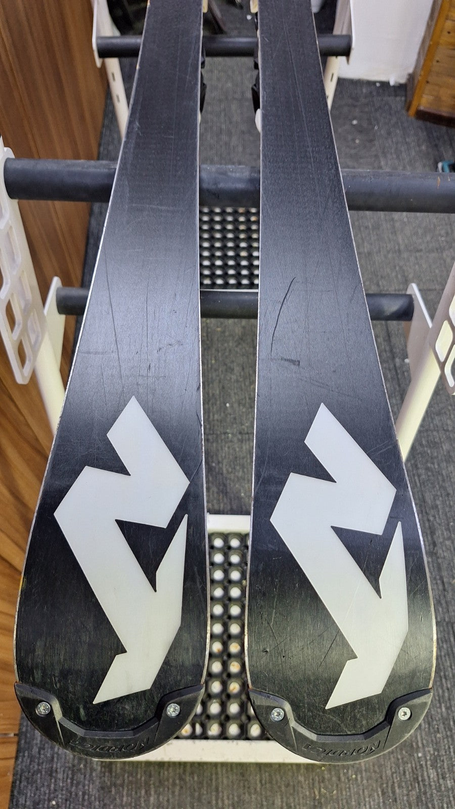 Nordica Dobermann WC SL J 136 cm Ski + Marker 10 Bindings Sport Winter Fun