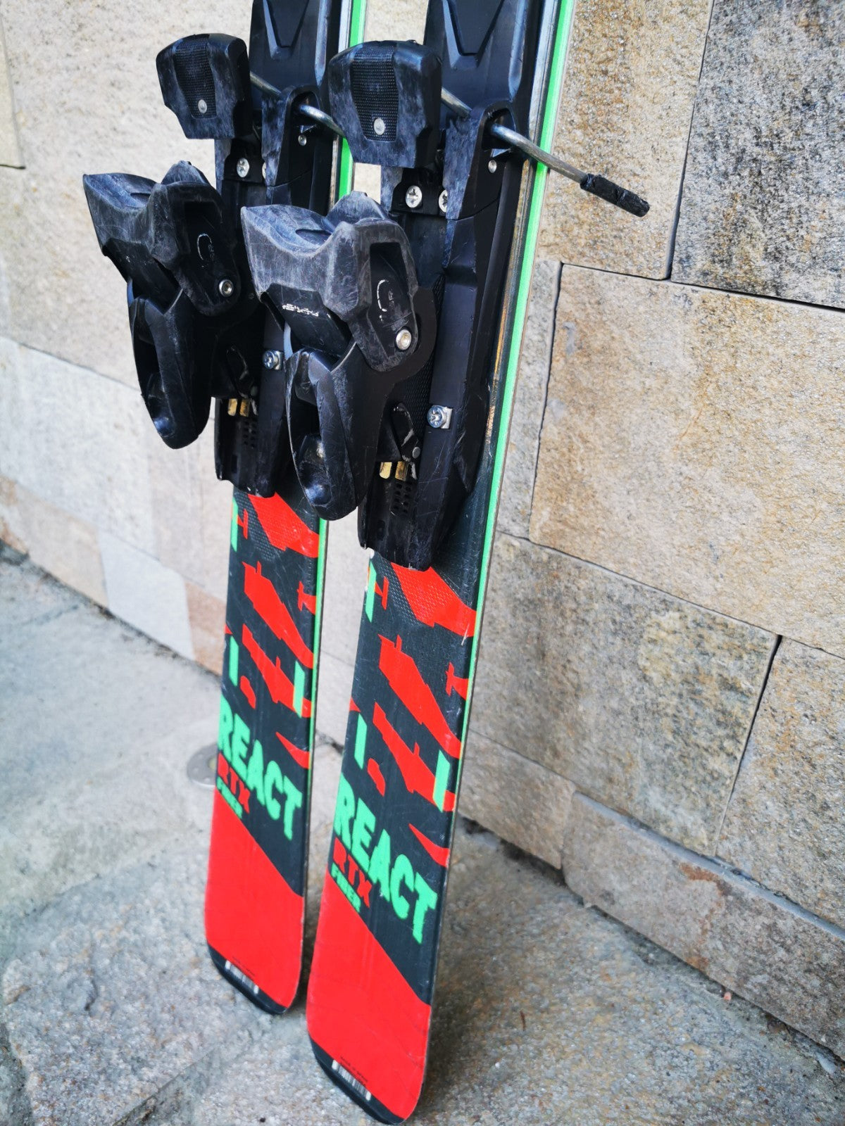 Rossignol REACT RTX Fiber 163cm  Ski + Tyrolia 10 Bindings Winter Sport Fun