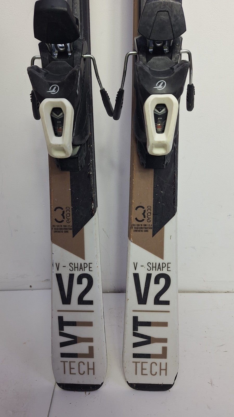 HEAD V-Shape V2 LYT Tech  170cm  Ski + Tyrolia 11 Bindings Winter Sport Fun Snow