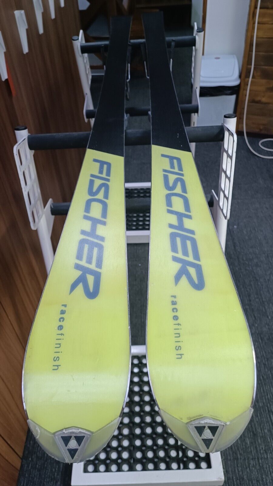 Fischer RC4 180 cm Ski + Tyrolia 12 Bindungen Wintersport