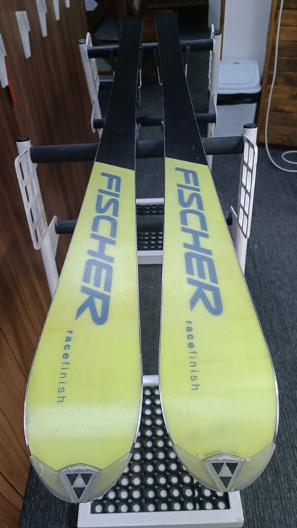 Fischer RC4 180 cm Ski + Tyrolia 12 Bindungen Wintersport
