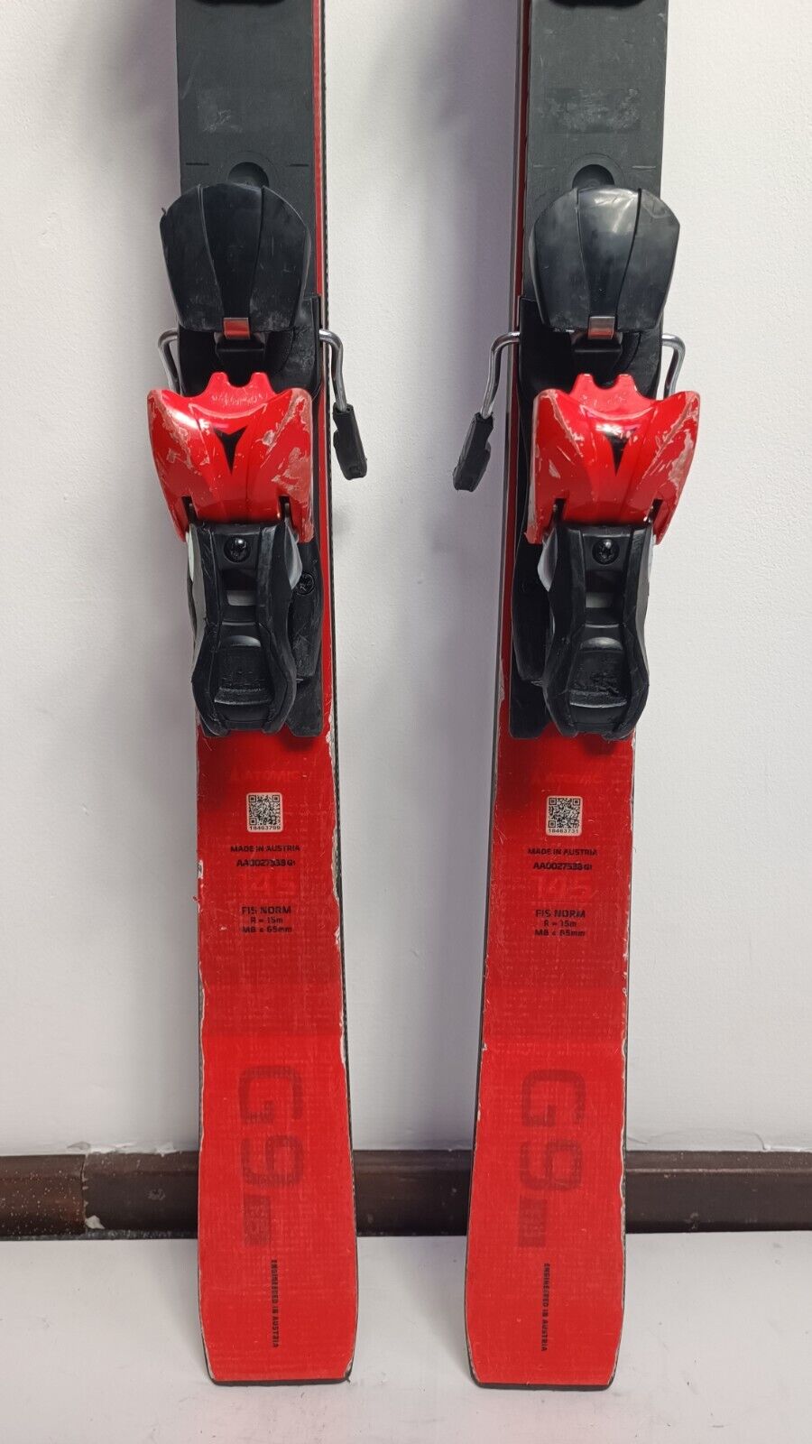 Ski Atomic Redster G9 145cm + fixations Atomic 10 Sport et plaisir hivernaux