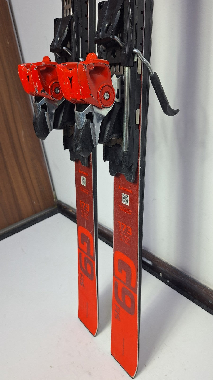 Atomic Redster G9 FIS 173 cm Ski + Atomic X12 Bindung Wintersport Schneespaß