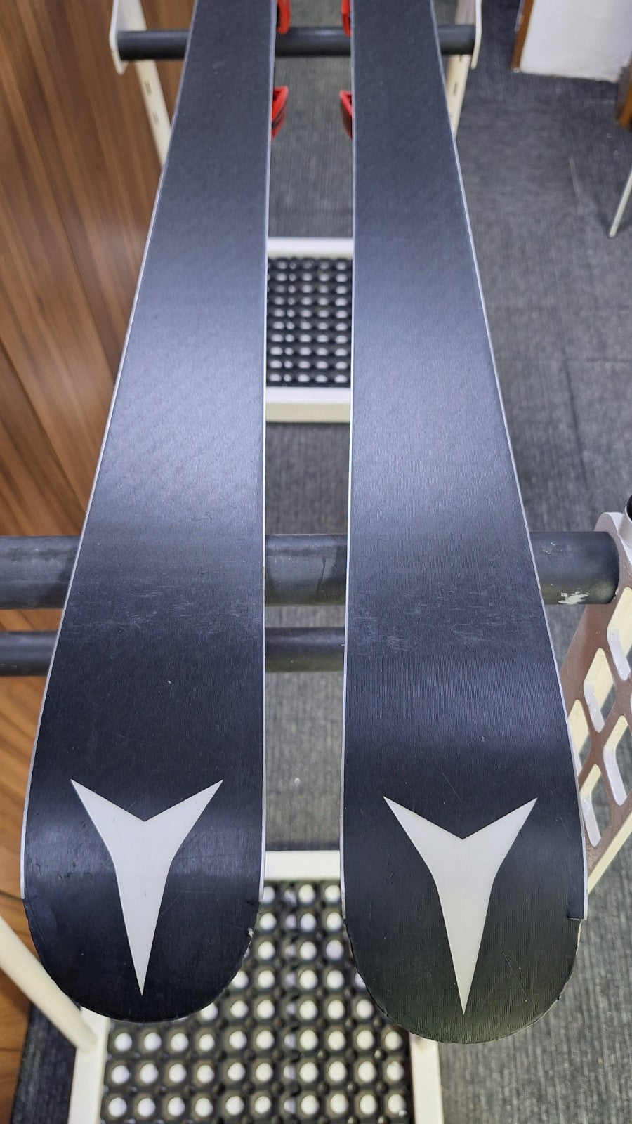 Atomic Redster G9 FIS Junior Riesenslalom-Ski 131 cm + Atomic 10 Bindung Wintersport
