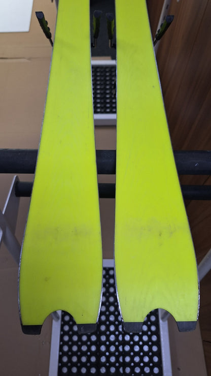 Fischer RC4 SL 140 cm Ski + Fischer 11 Bindings Winter Sports