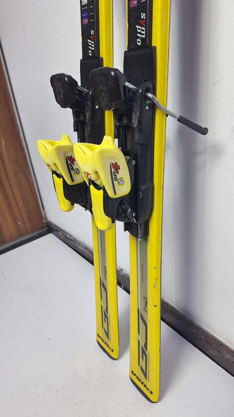 Volkl Vertigo 140cm Ski + Tyrolia 7 Bindings Fun Snow Winter Sport Piste