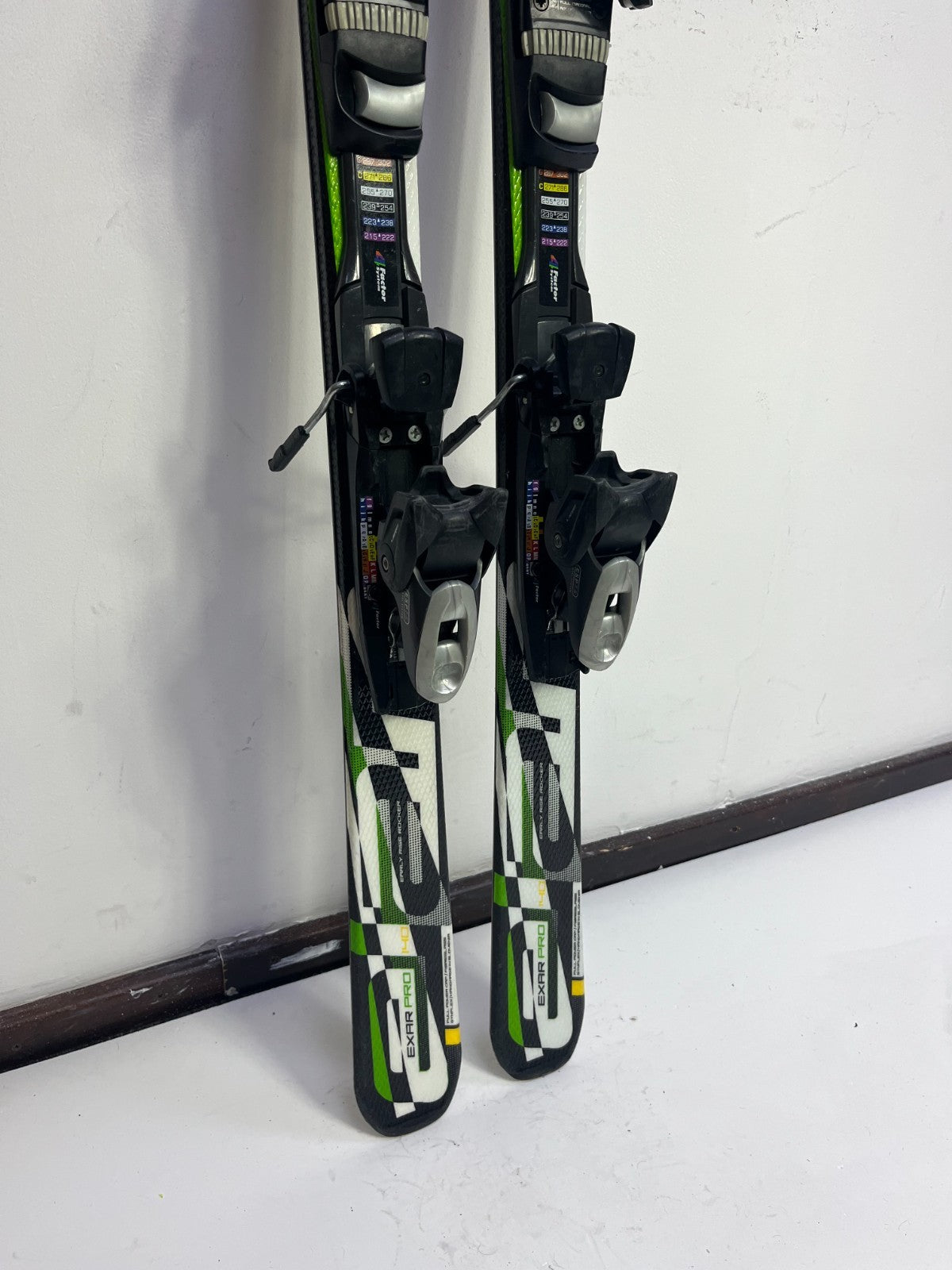 Sci Elan Exar Pro 140 cm + attacchi Elan ESP 7.5 Sport Neve Inverno Divertimento Avventura