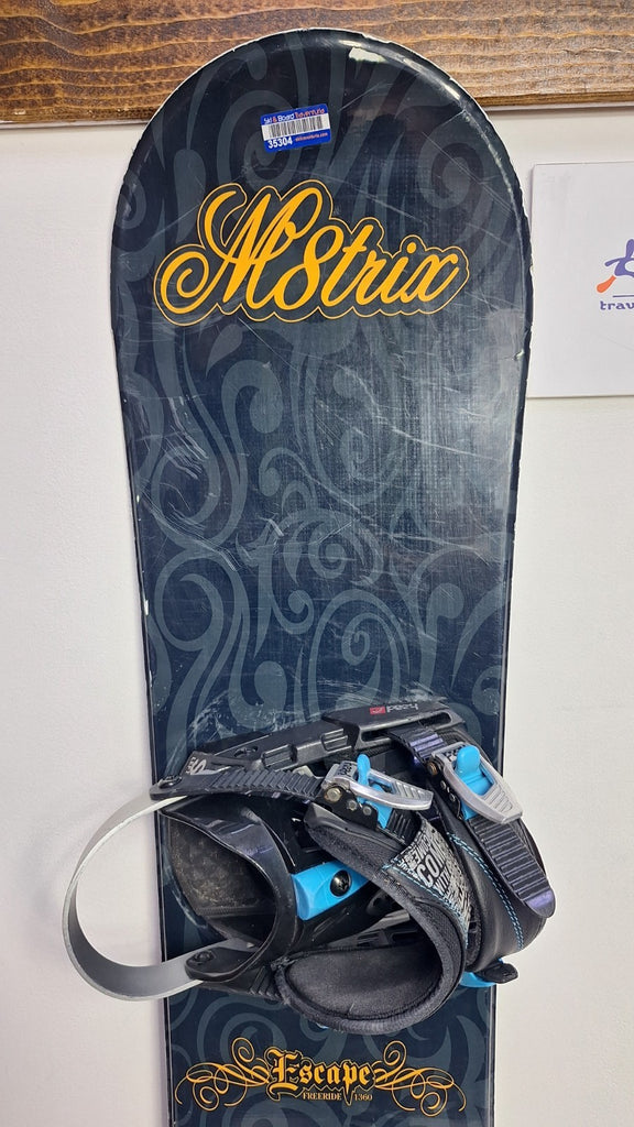 Matrix Escape 136 cm Snowboard + HEAD Rental S Bindings Snow Adventure
