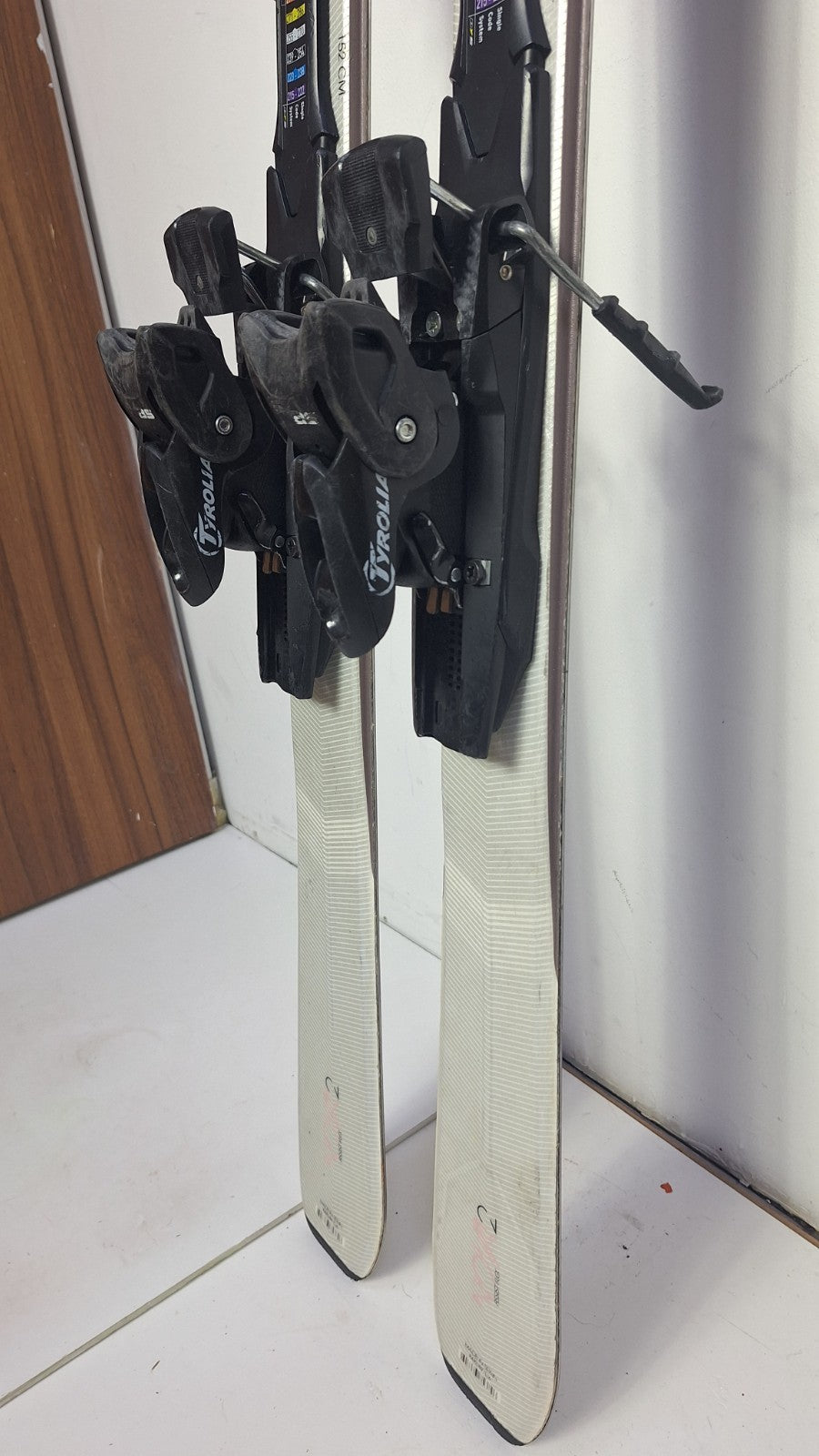 Rossignol Nova 2 152 cm Ski + Elan ESP 7.5  Bindings Winter Fun Snow Sports