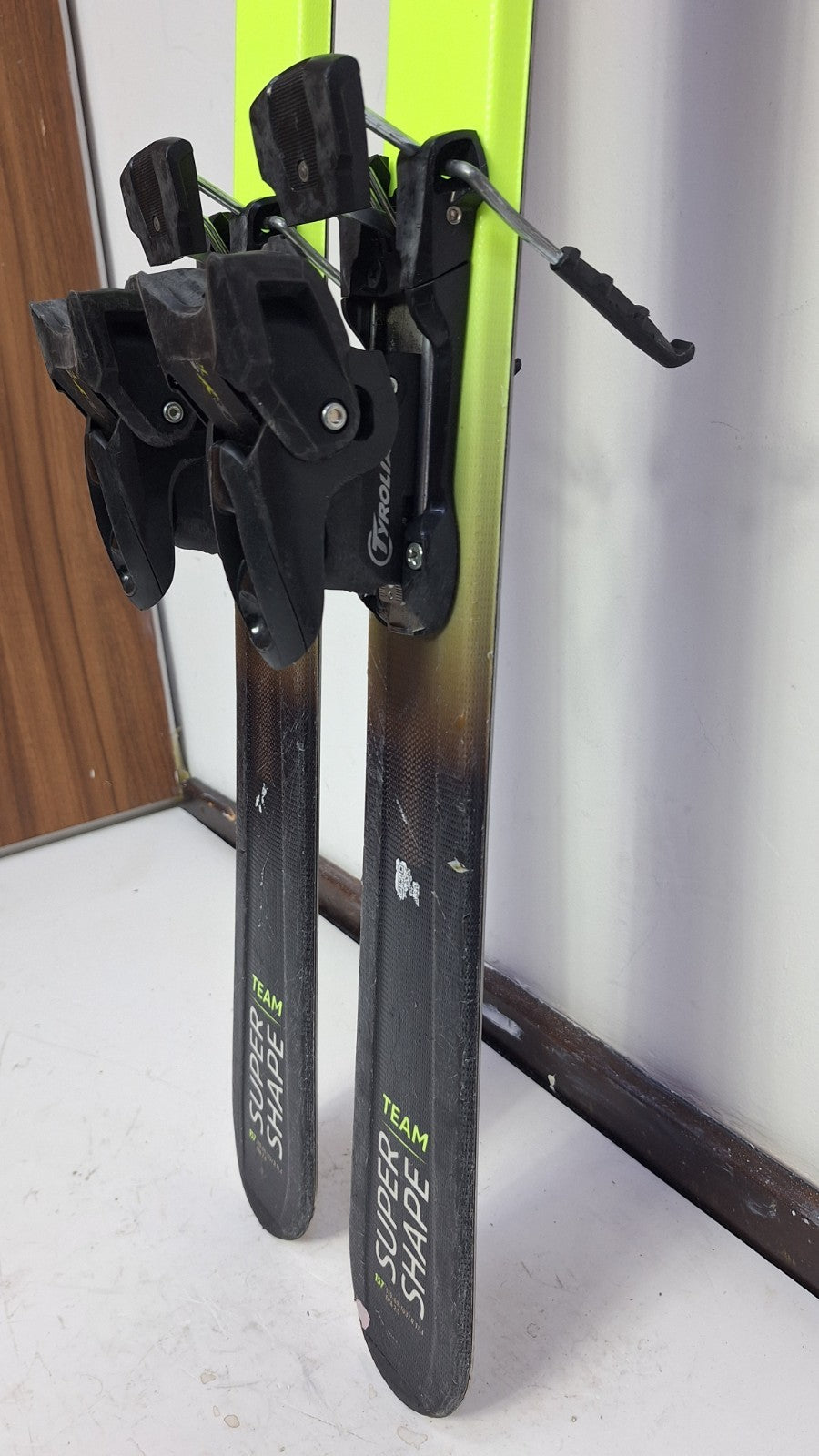 Ski HEAD Supershape Team Easy JRS 157 + fixations Tyrolia BYS 10, sport d'hiver