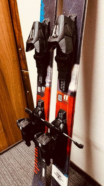 Sci Armada Bantam 120 cm + Attacchi Salomon 4.5 Sport invernali divertenti sulla neve