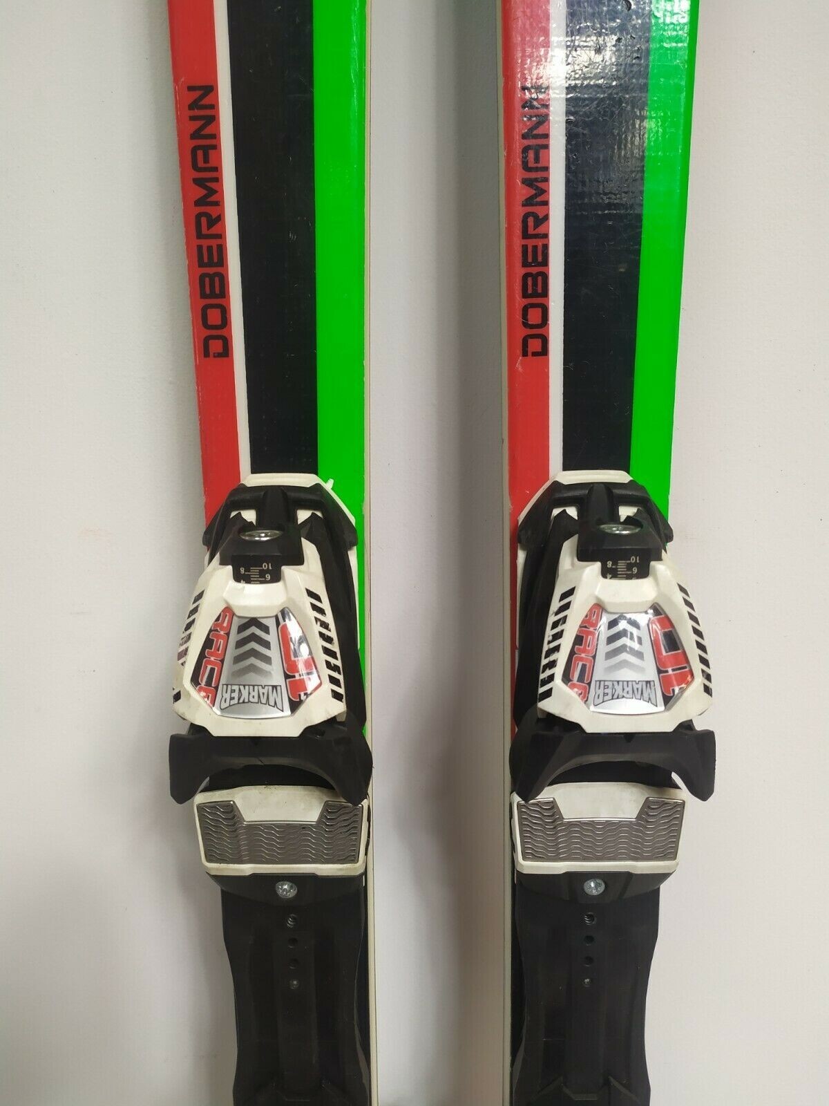 Nordica Dobermann GS J WC 149 cm Ski + fixations Marker Race 10 Sport, hiver et divertissement