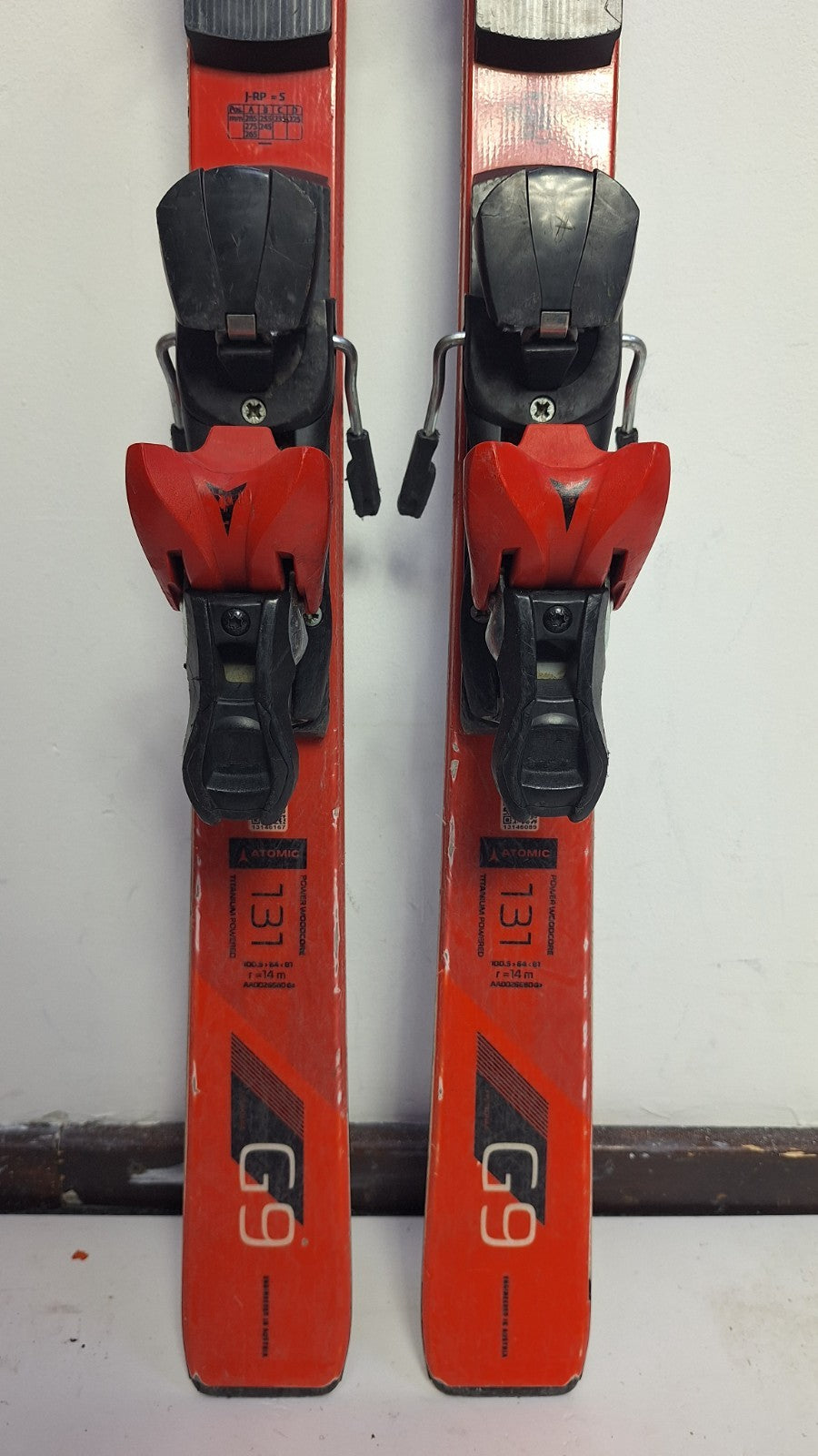 Atomic Redster G9 131cm + Atomic 10 Bindings Winter Sport Outdoor