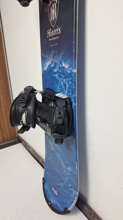 Matrix Storm 141 cm Snowboard +HEAD Rental L Bindings Snow Adventure Fun