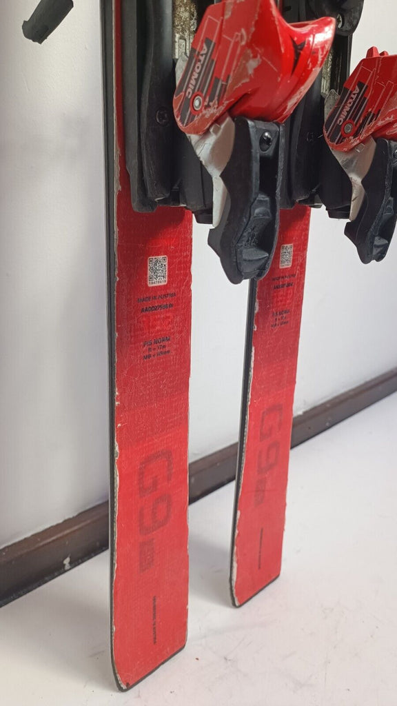 Atomic Redster G9 152 cm Ski + Atomic 10 Bindings Winter