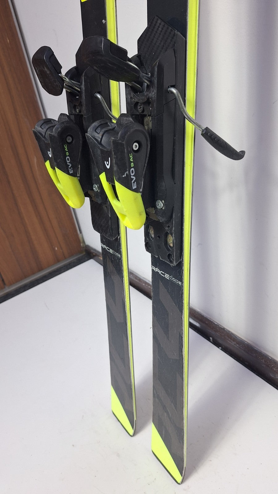 Fischer RC4 WC GS 165 cm Ski + HEAD Evo 9 Bindung Wintersport Schneespaß