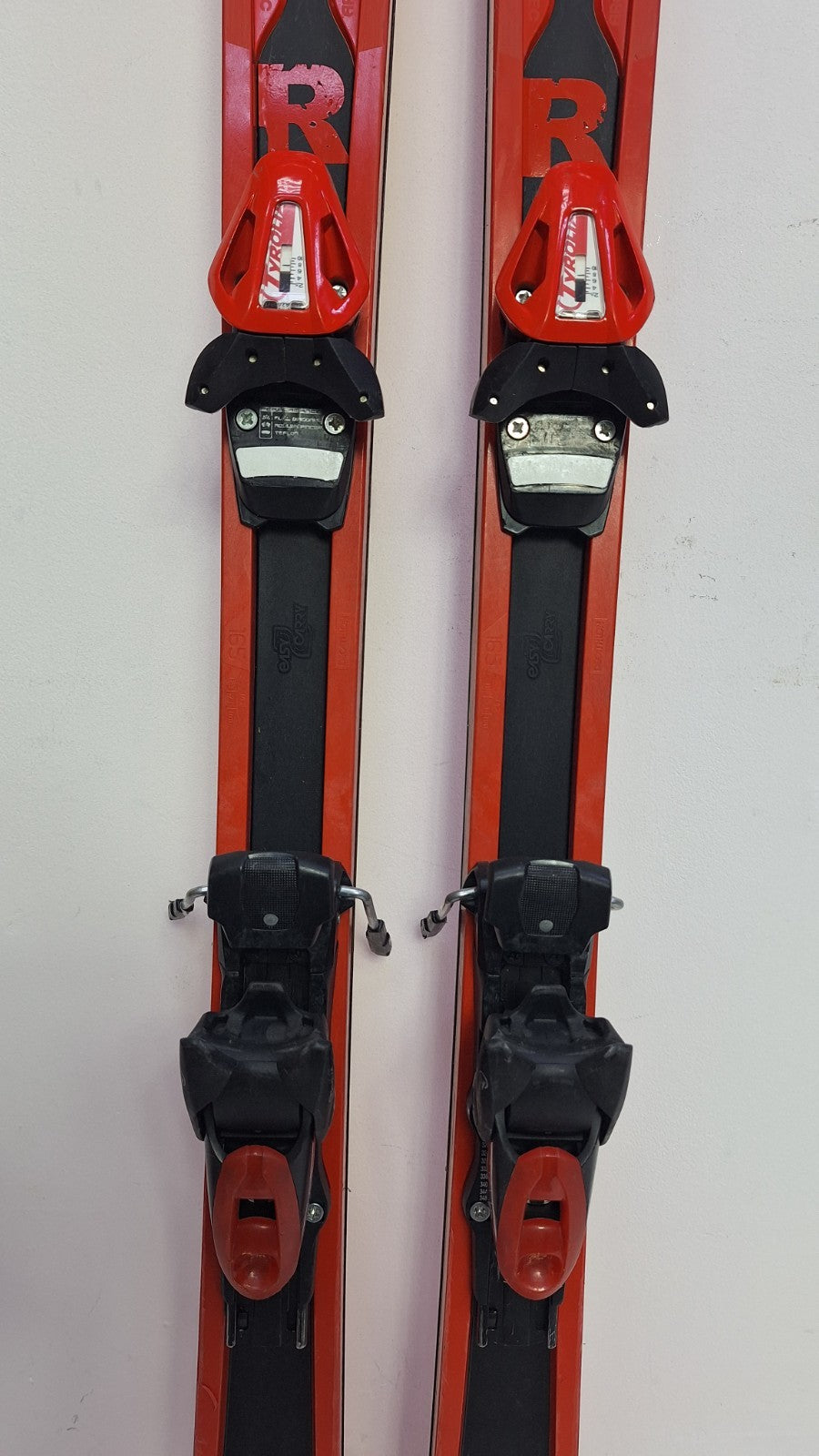 Ski Wedze Boost 300 arcHtec 163 cm + fixations Tyrolia SRM 10 Sport d’hiver sur neige