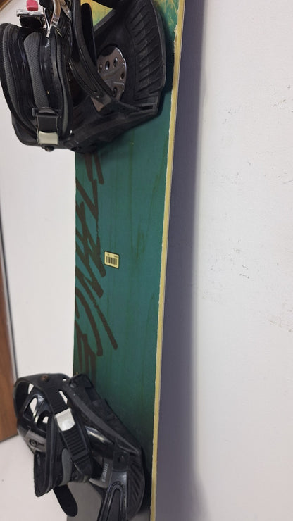 Nitro Stance 156 Snowboard + Speedfit M  Fixations Aventure hivernale dans la neige