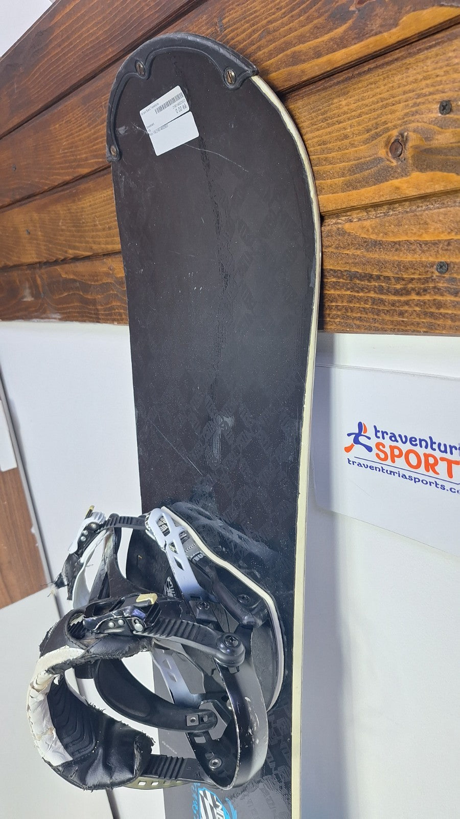 Snowboard Nitro Shield Venti 159 cm + Attacchi Union L per divertirsi sulla neve in inverno