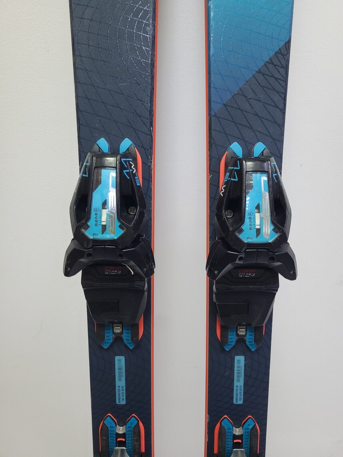 Ski Elan Insomnia 158 cm + fixations Elan 11 Sport d’hiver Extérieur Neige