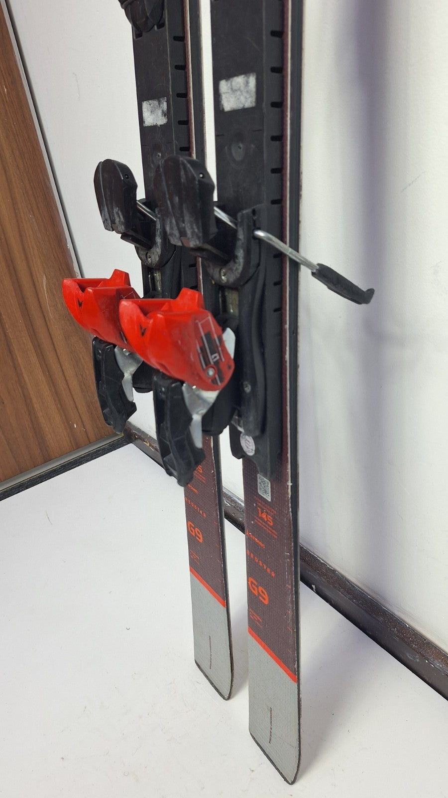 Atomic Redster G9 FIS Junior Riesenslalomski 145 cm + Atomic 7.5 Bindung Wintersport