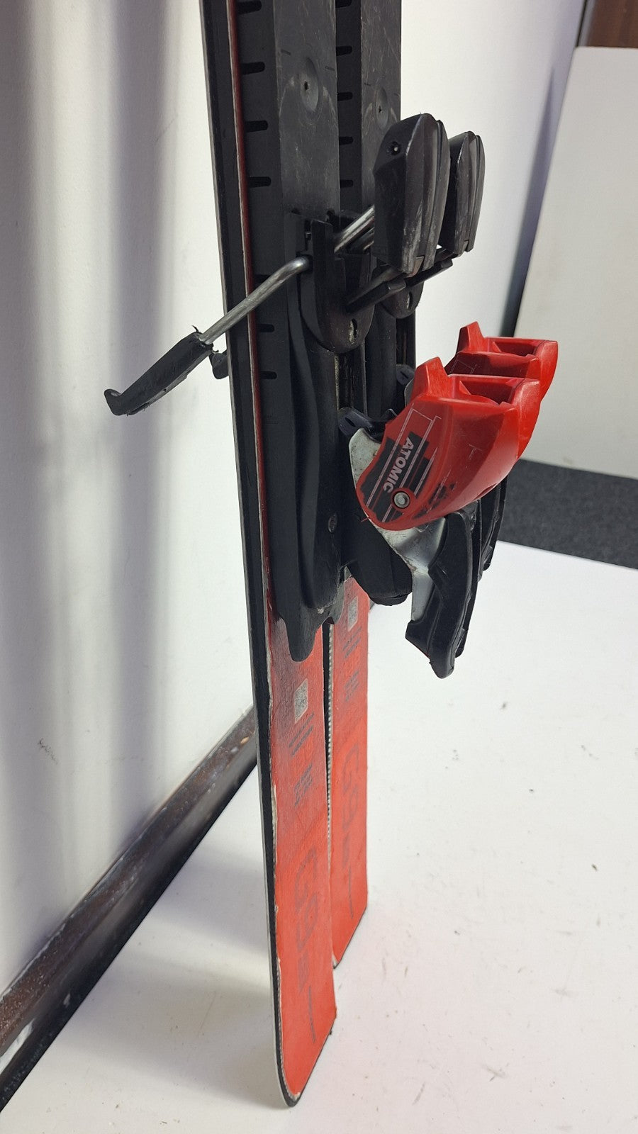 Atomic Redster G9 138 cm Skis + Atomic 7.5 Bindings Winter Fun Snow