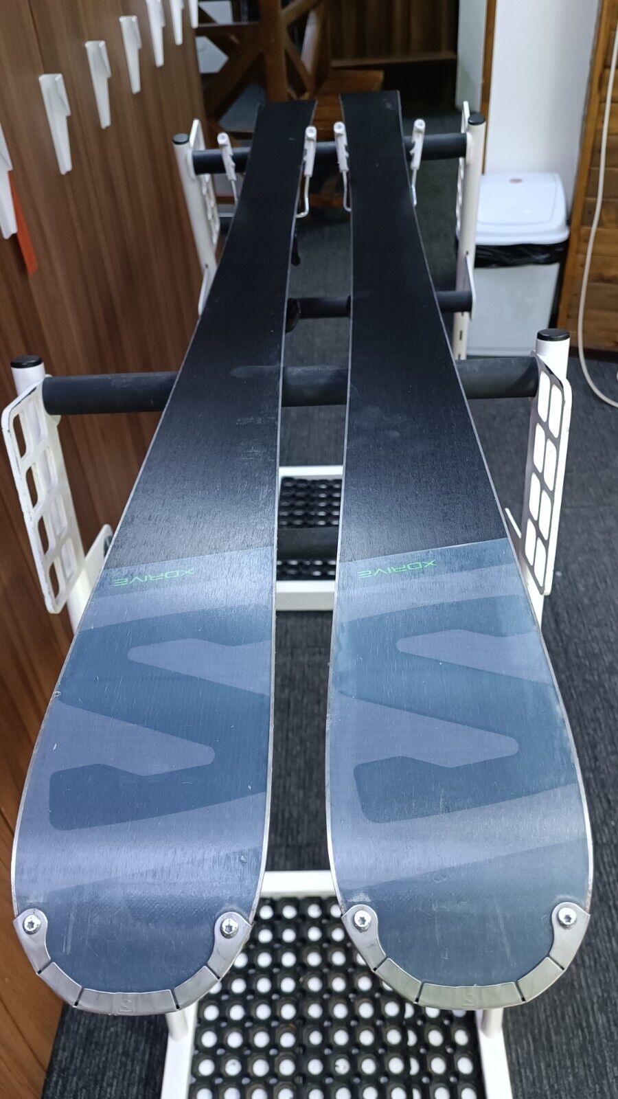 Salomon Xdrive 161cm Ski + Salomon 12 Bindings Winter Sport