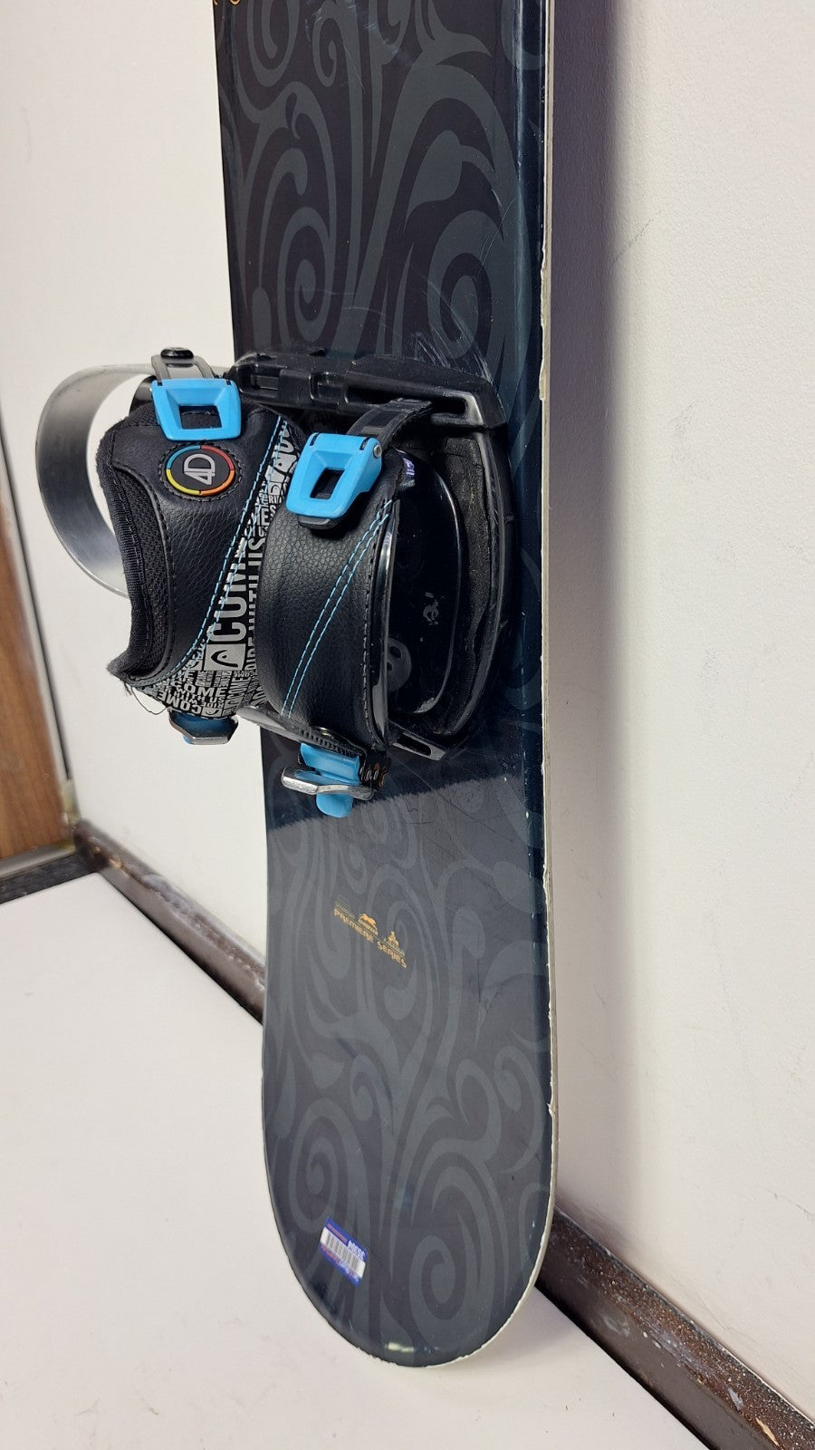 Snowboard Matrix Escape 136 cm + Attacchi HEAD Rental S Avventura sulla neve