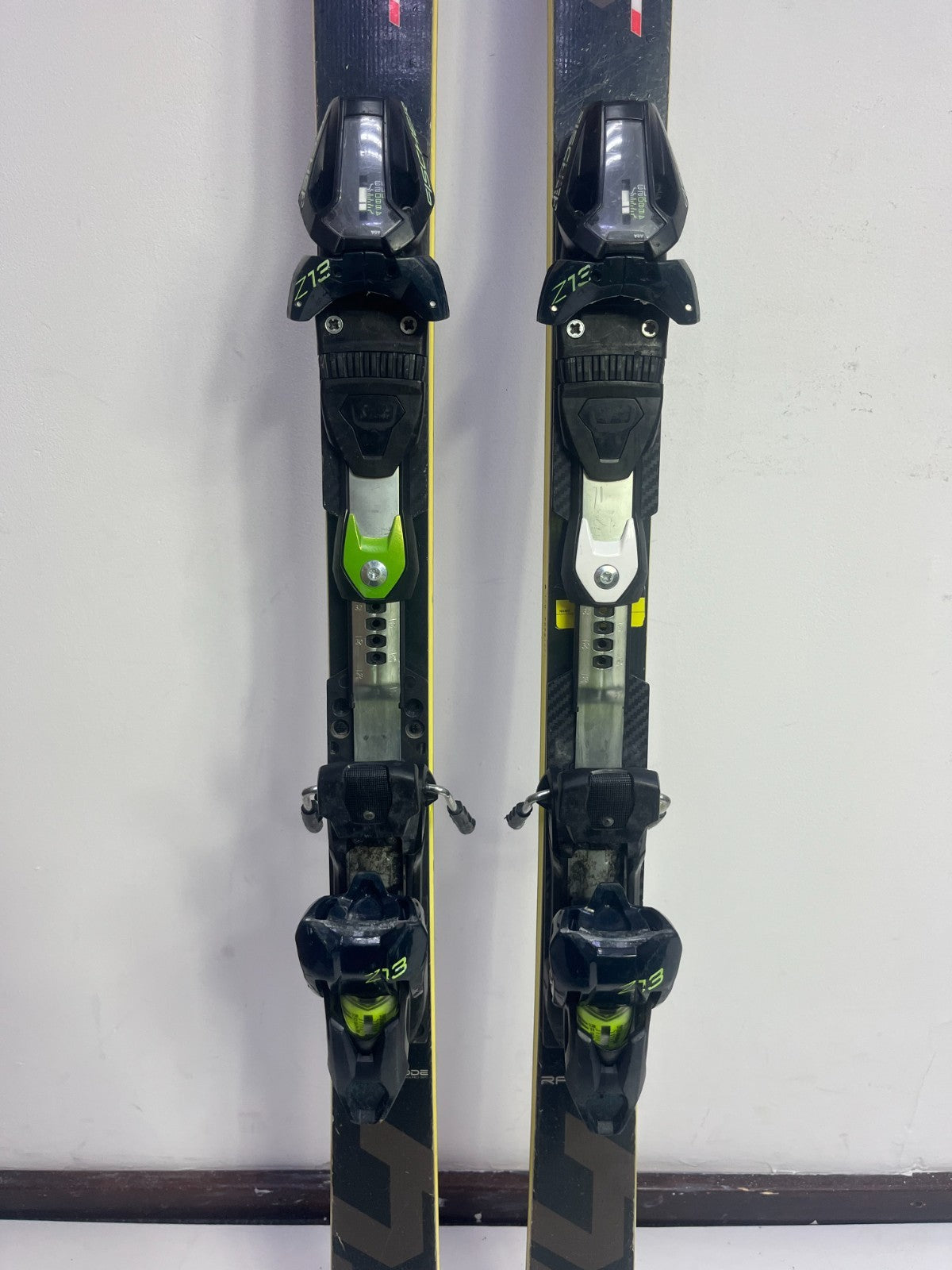 Ski Fischer RC4 GS 170 cm + fixations Fischer Z13 Sports d’hiver Plaisir et aventure