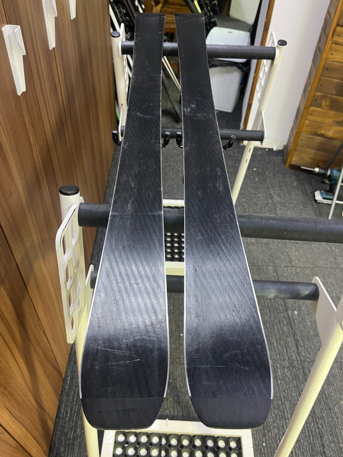 Ski K2 Indy 136cm + fixations Marker 7, sport d’hiver, neige, plaisir et aventure