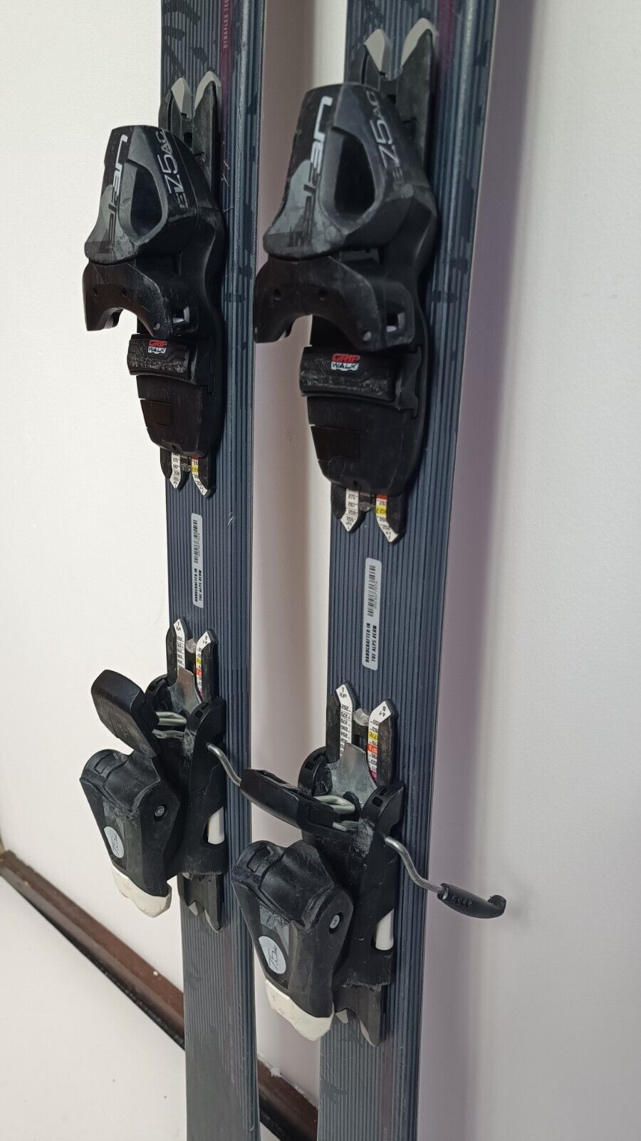 Elan Snow Black  146cm  Ski + Elan 7.5 Bindings Winter Sport Fun