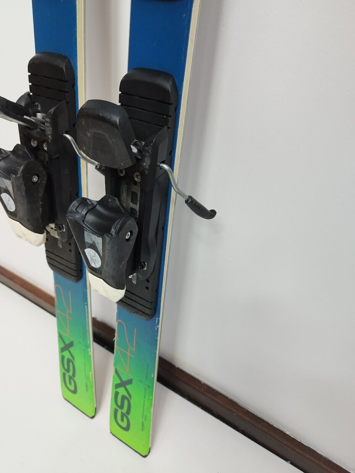 Elan Race GSX 142 cm Ski + Elan EL 7.5 Bindungen Winterspaß Schneeabenteuer Sport