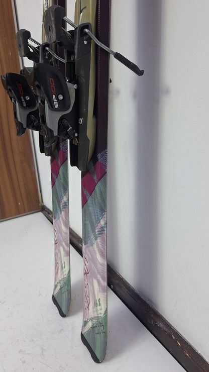 Ski Nordica Elexa EVO 168 cm + fixations Tyrolia SP 10, aventure de sports d'hiver