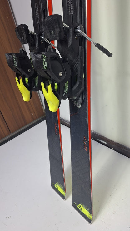 Sci Fischer RC4 The Curv DTX 171 cm + Attacchi Fischer Z12 Sport invernali Neve