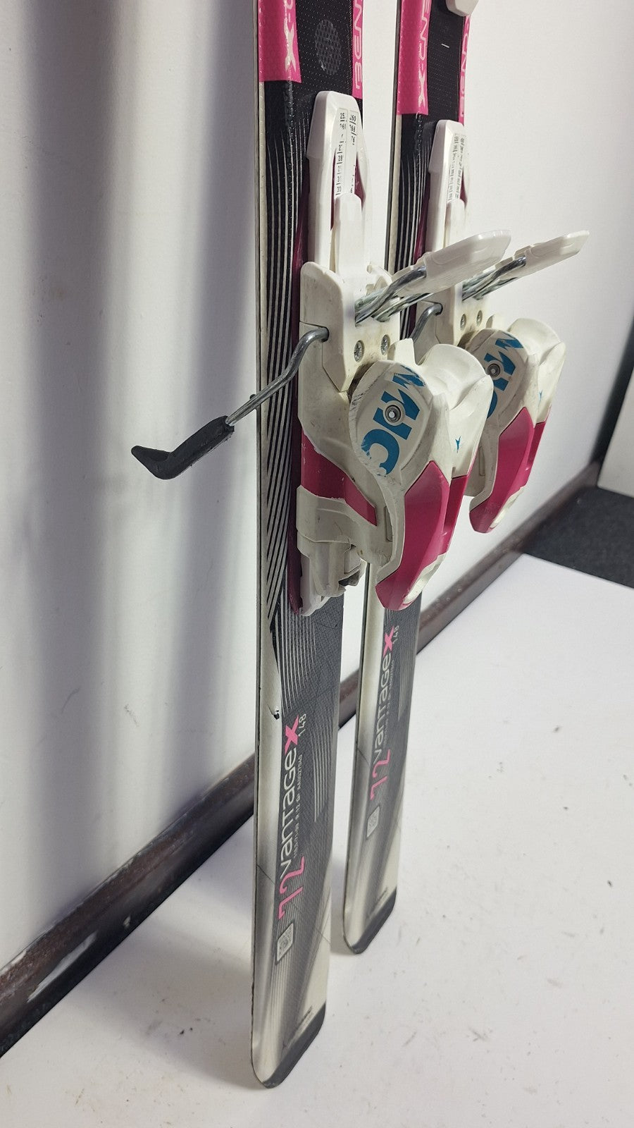 Atomic Vantage X72 148 cm Skis + Atomic 10 Bindings Winter Fun Snow