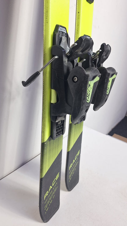 Fischer RC4 Race 110 cm Ski + Fischer FJ 4.5 Bindings Fun Snow Winter Sport