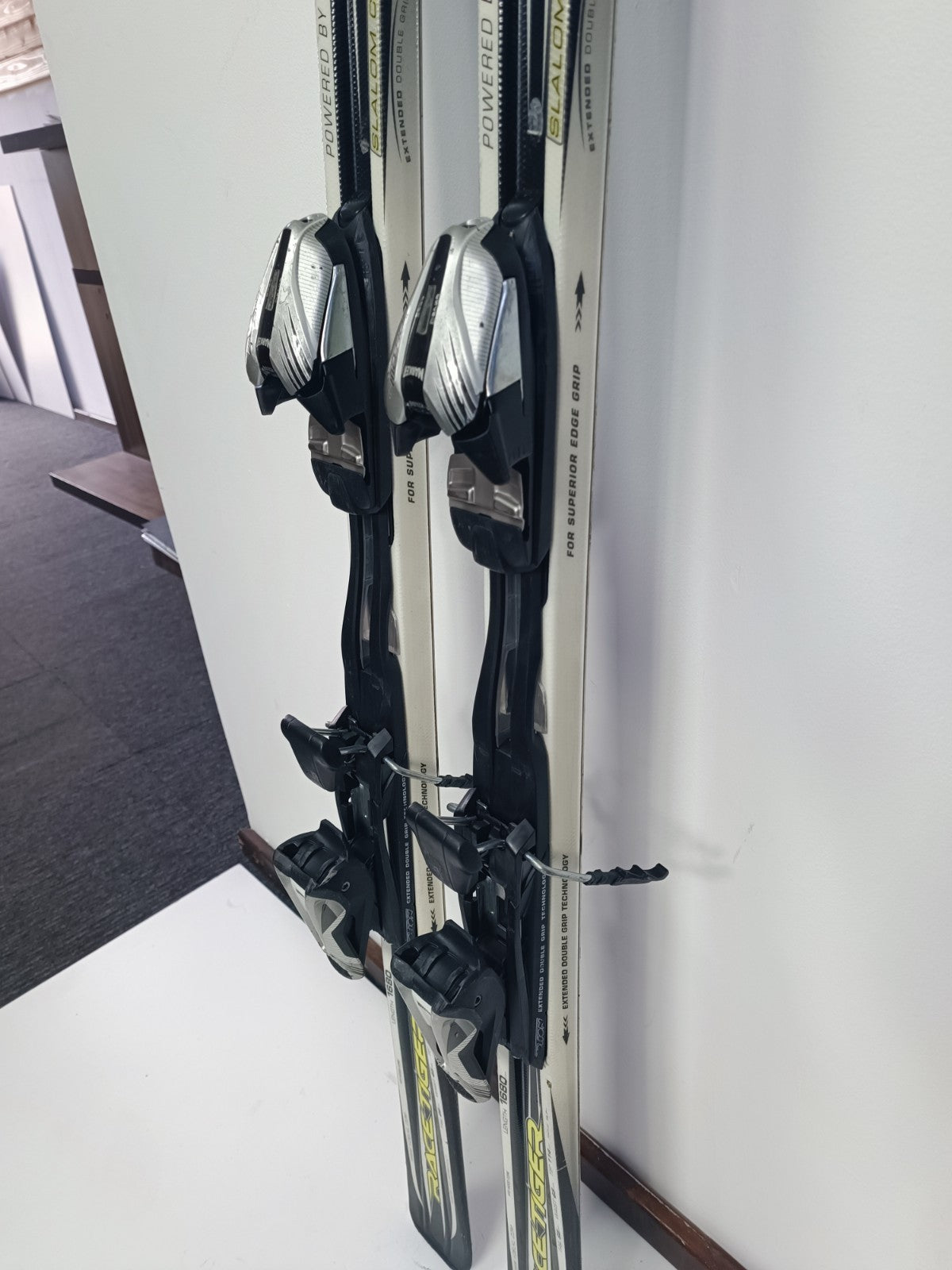 Völkl Racetiger SL 168 cm Ski + Marker 11 Bindungen Wintersport Schneespaß