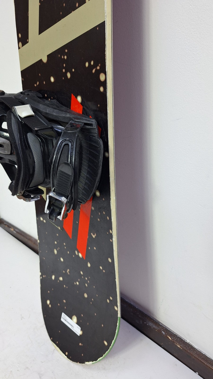Emporio Armani 154 cm + Speedfit M Fixations  Aventure hivernale dans la neige