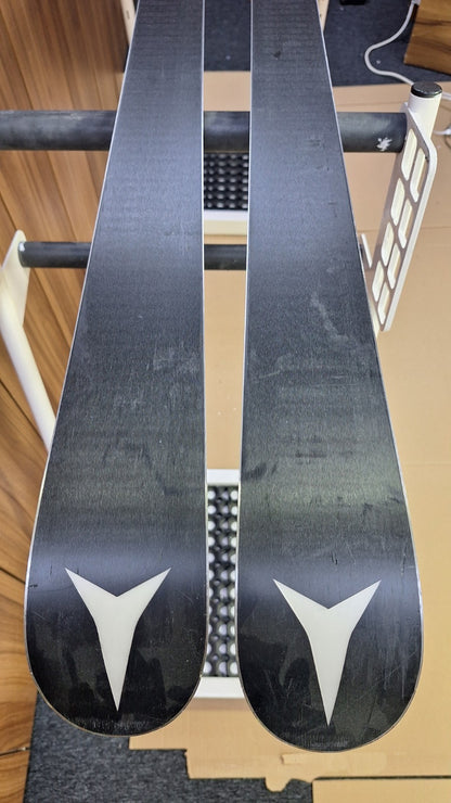 Atomic Redster G9 RS 176 cm Ski + Atomic 12 Bindings  Winter Sport Fun