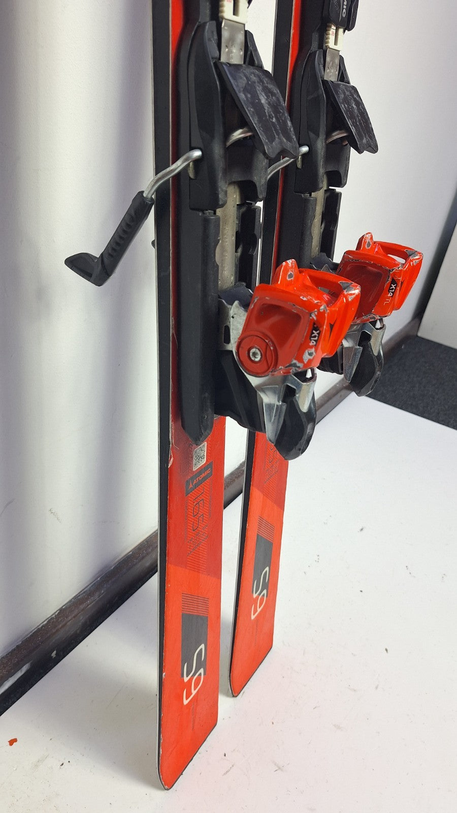 Atomic Redster S9 165 cm Skis + Atomic 14 Bindings Winter Fun Snow