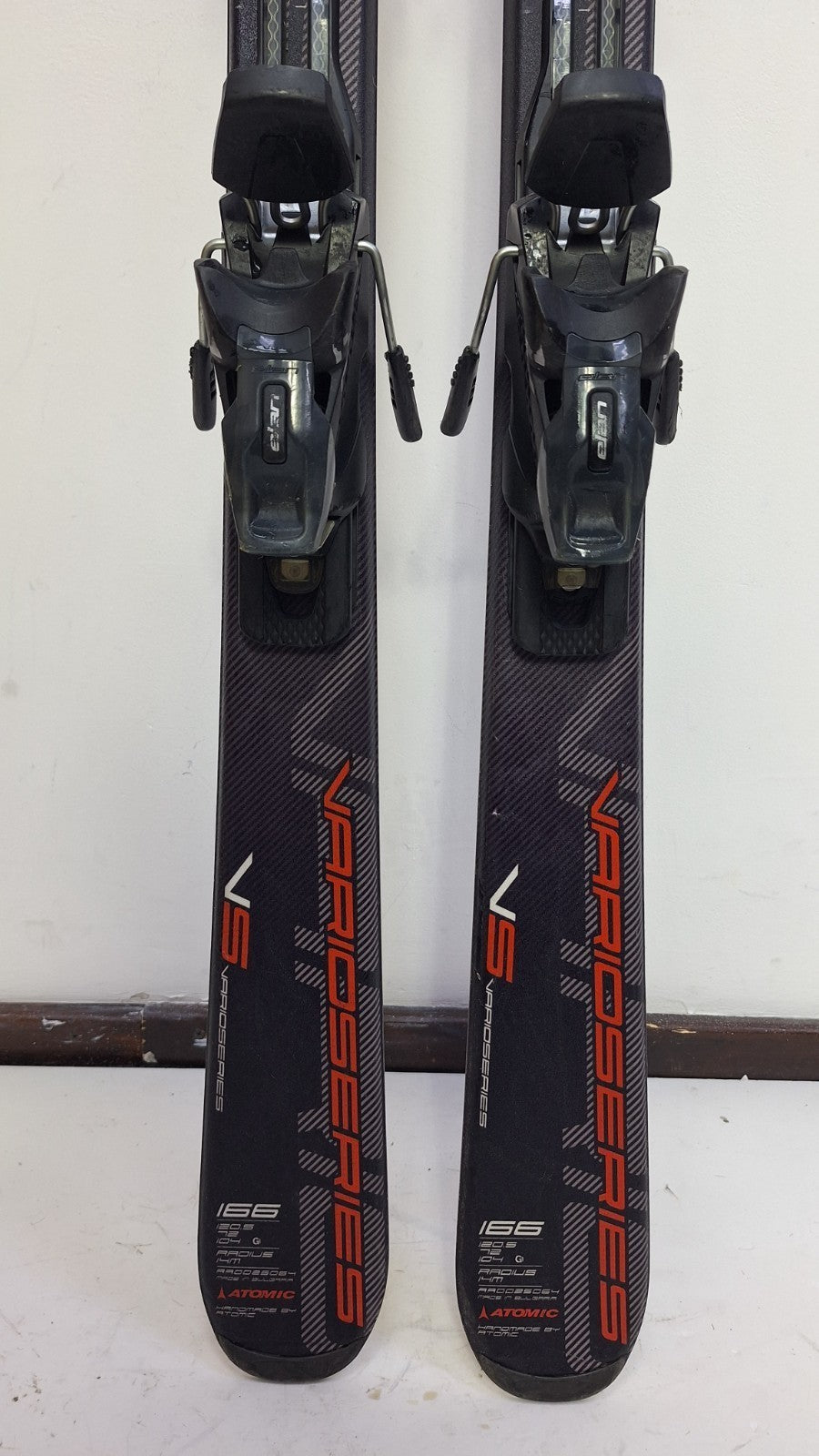 Atomic Vario Series V5 166 cm Ski + Elan EL 11 Bindings Snow Winter Fun Sports