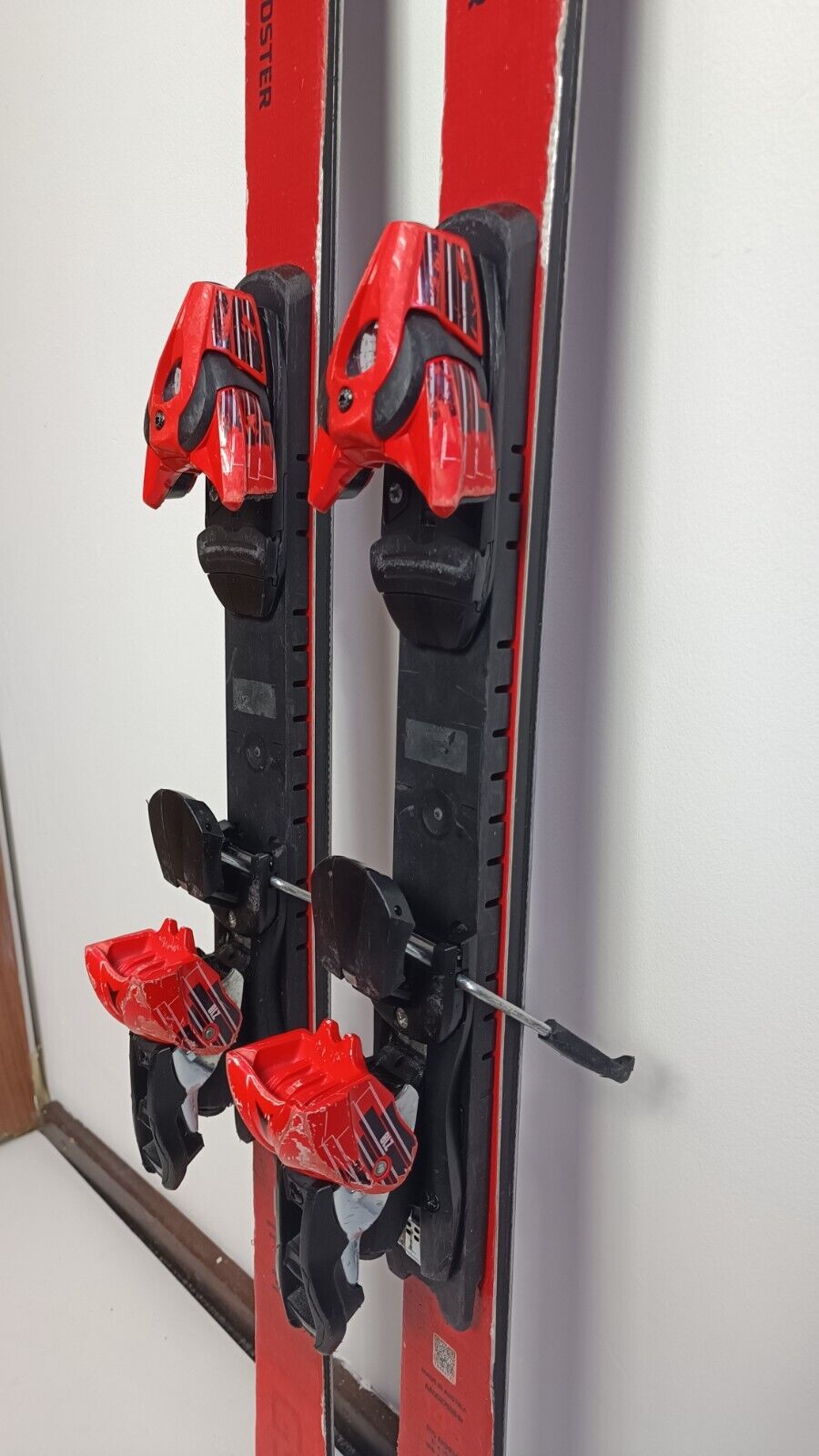 Ski Atomic Redster G9 145cm + fixations Atomic 10 Sport et plaisir hivernaux