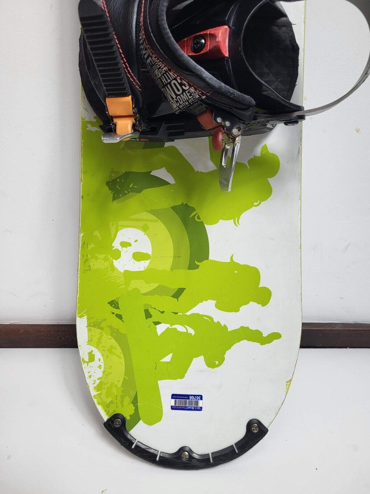 Traventuria 150 cm Snowboard + HEAD Rental M Bindings Snow Adventure  Winter Fun